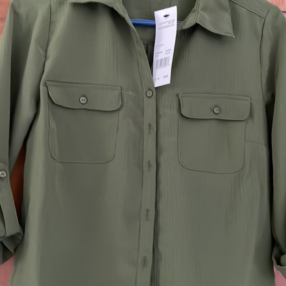 Button down blouse. 3/4 sleeve. NWT - Picture 5 of 5